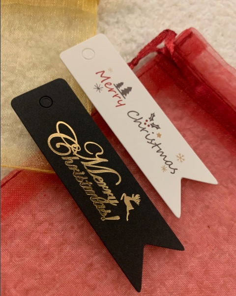 Woreczek satynowy ze świąteczną zawieszką