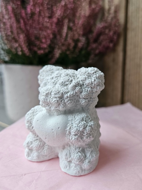 Miś z serduszkiem - gipsowa figurka do malowania i DIY